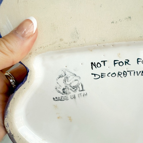 🇮🇹 Handmade Ceramic Wall Pocket Crafted by Sambuco Mario in Deruta, Italy - Picture 8 of 10